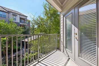 Private balcony/patio*